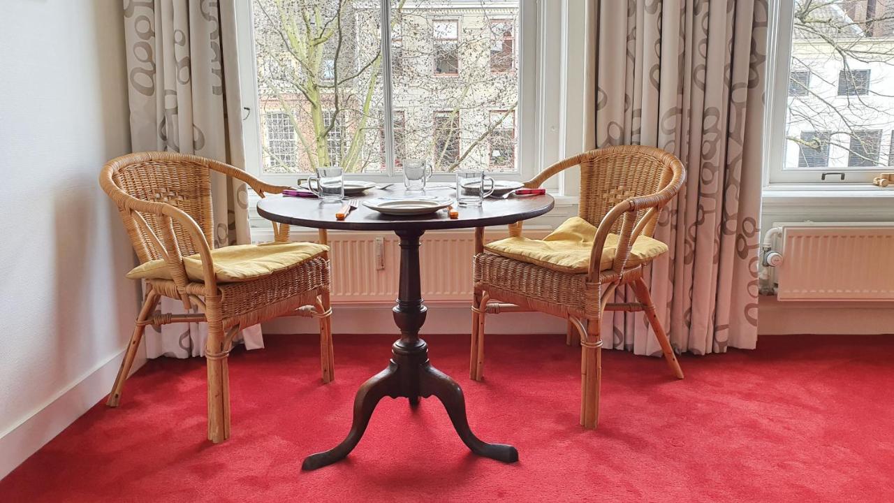 Large Historical Apartment & Canal Terrace อูเทรคต์ ภายนอก รูปภาพ