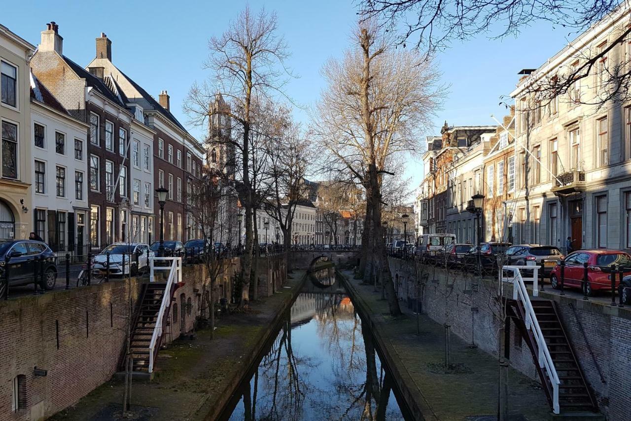 Large Historical Apartment & Canal Terrace อูเทรคต์ ภายนอก รูปภาพ